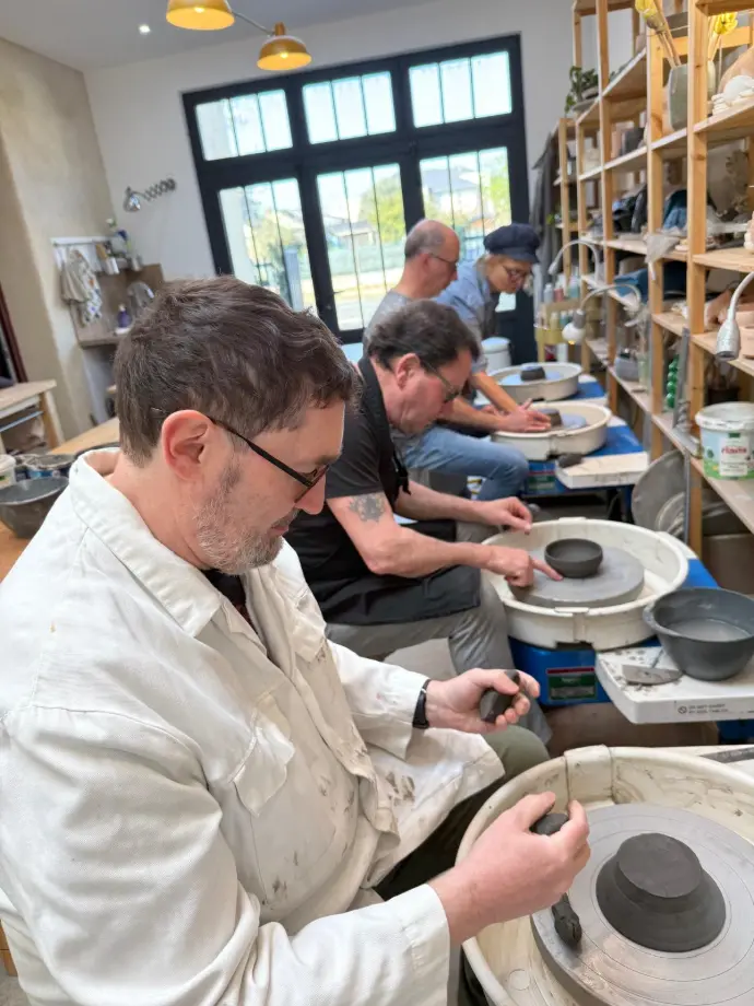 atelier poterie entre mecs activité originale Skaal